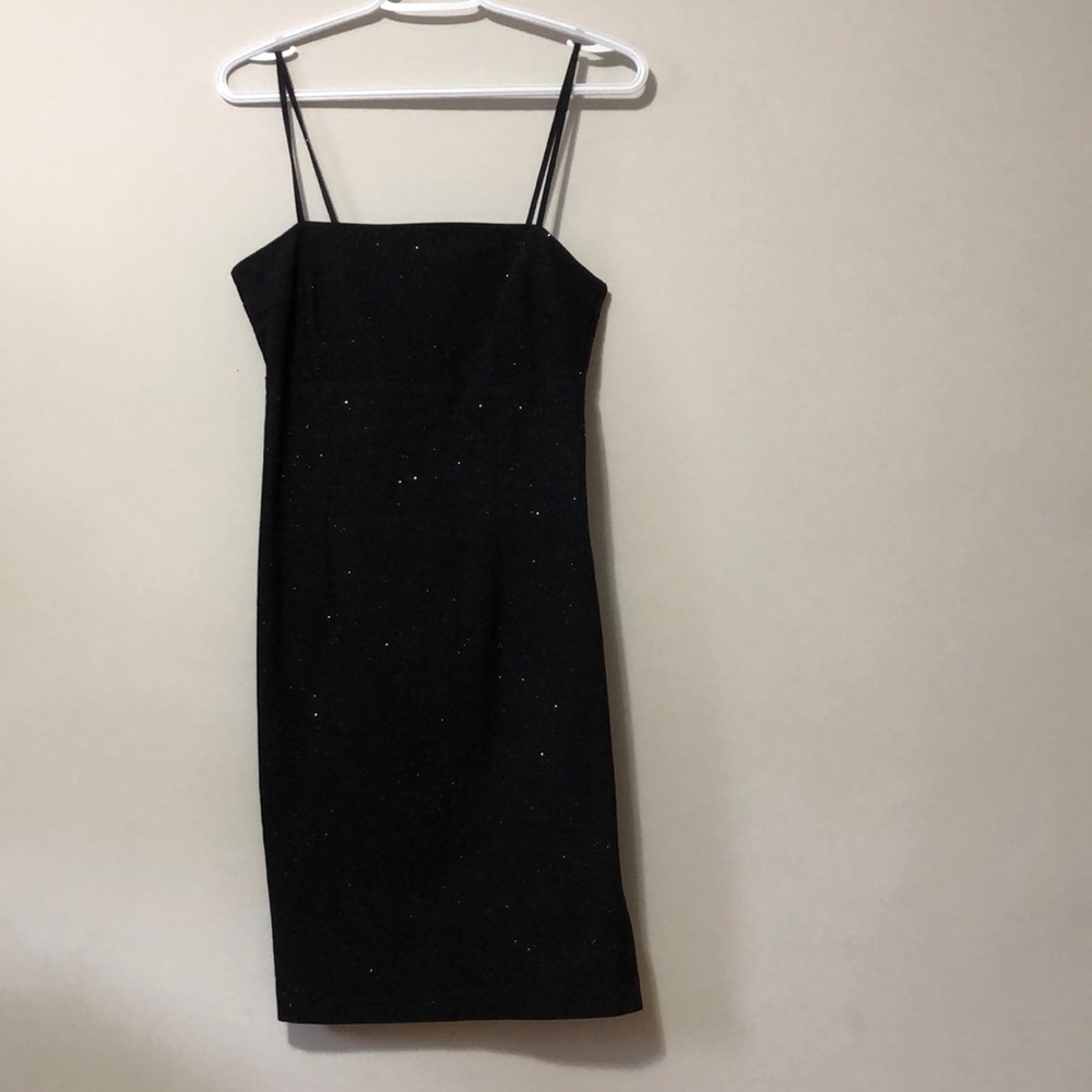 ✨EUC BEECHERS BROOK, LITTLE BLACK DRESS. SZ M. DRESS SPARKLES IN THE LIGHT